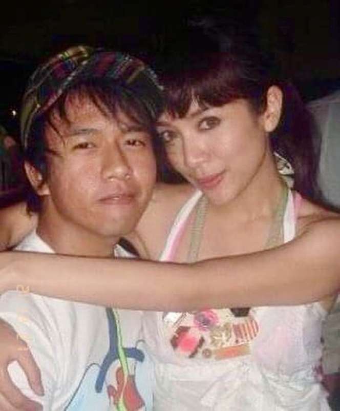 10 Foto Lawas Musisi Saat Zaman Pacaran, Masa Muda Duta Sheila On 7 Bikin Melongo!