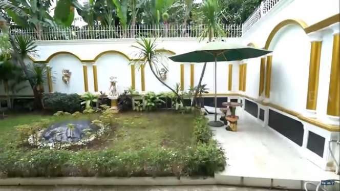 8 Potret Rumah Mewah Roro Fitria Seharga Rp12 Miliar, Isi Kamarnya Bikin Melongo!