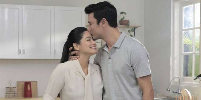 Jaga Perasaan Pasangan Sederet Artis yang Menolak Adegan Ciuman di Film