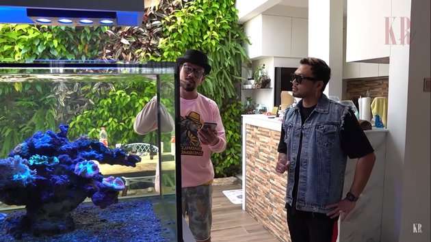 10 Foto Adu Mewah Rumah Denny Sumargo VS Deddy Corbuzier, Dua Youtuber Tajir Melintir!