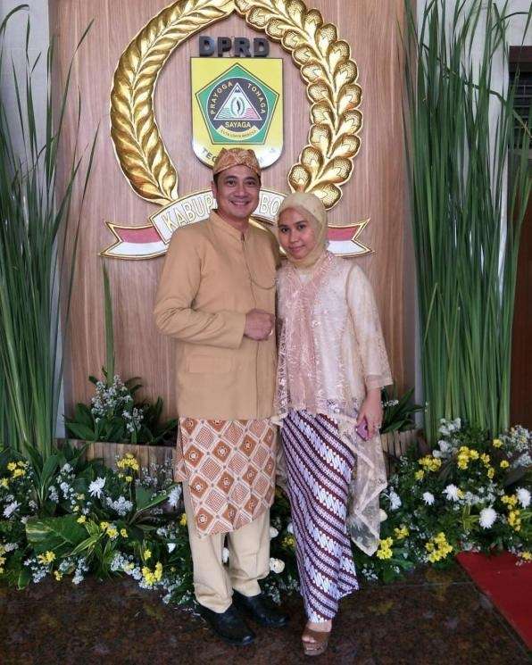 Jarang Tersorot, 10 Potret Gaya Ibu Tiri Verrel Bramasta, Kini Jadi Anggota DPR
