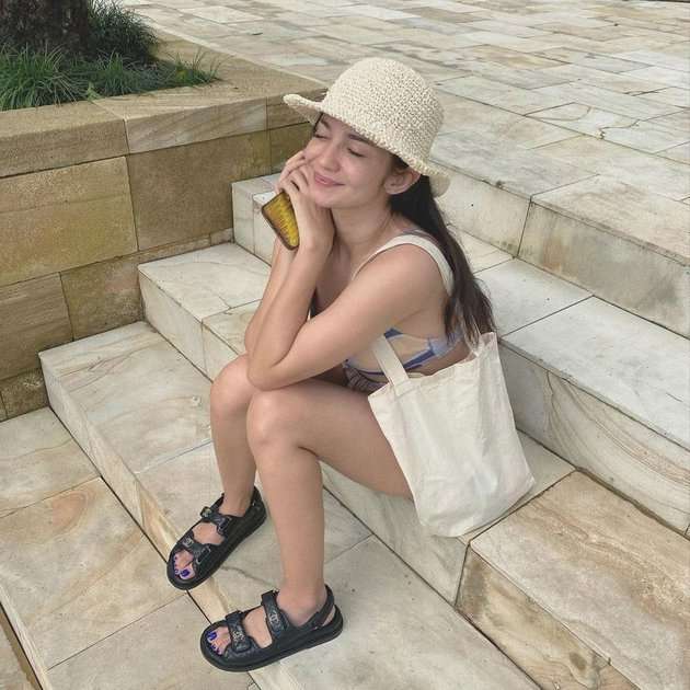 7 Potret Enzy Storia Liburan ke Bali, Body Goalsnya Curi Perhatian!