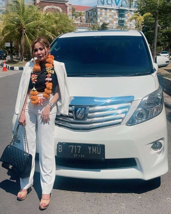 10 Potret Ayu Aulia, Cewek Cantik di Video Mesra Bareng Zikri Daulay Ternyata Politikus