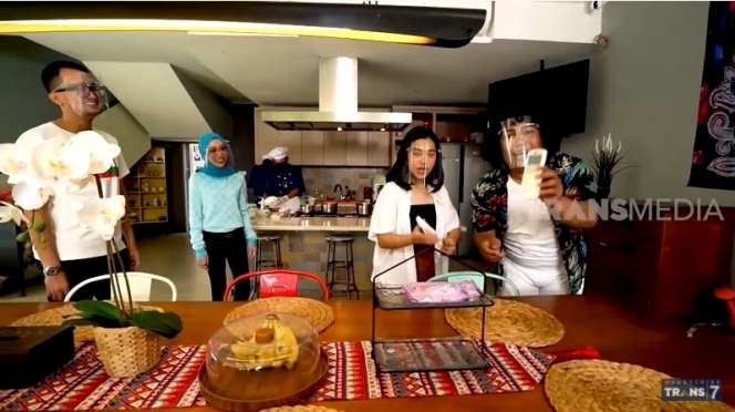 10 Potret Mewahnya Rumah Reza Gladys 'Crazy Rich Cianjur', Walk in Closet Ngalahin Punya Artis!