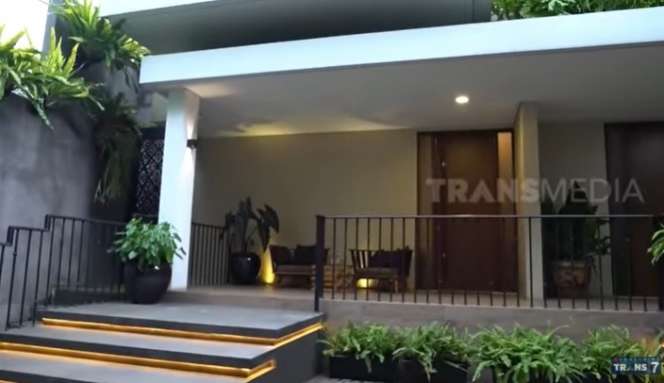 8 Potret Rumah Mewah Crazy Rich Maliki Andrizal, Punya Koleksi Lego Ribuah Jenis