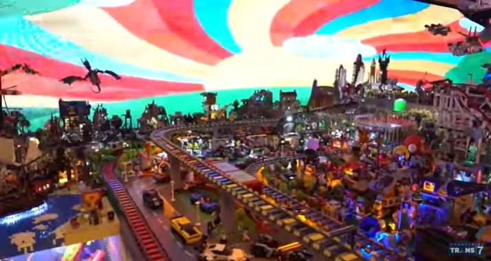 8 Potret Rumah Mewah Crazy Rich Maliki Andrizal, Punya Koleksi Lego Ribuah Jenis