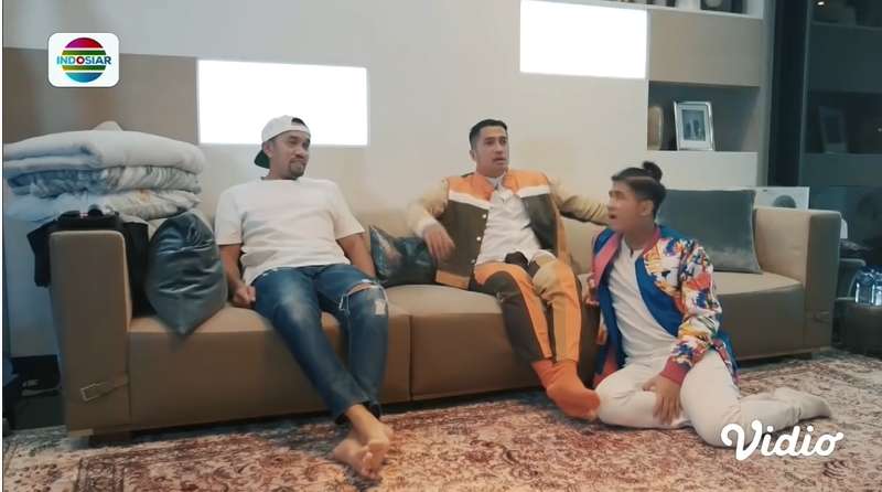 10 Potret Rumah Mewah Ahmad Sahroni ‘Crazy Rich Tanjung Priok’, Semua Dikendalikan Remot Ajaib!
