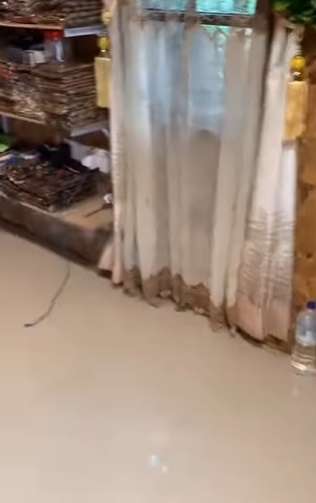 7 Potret Rumah Anti Sombong, di Luar Seperti Gubuk di Dalam Bak Istana!