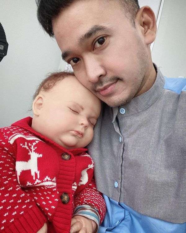 5 Potret 'Boneka Arwah' Milik Artis, Ada yang Bikin Merinding!