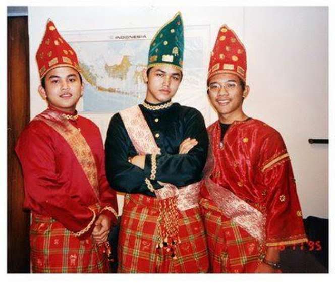 10 Potret Transformasi Ivan Gunawan, Kecilnya Ganteng Berparas Bule-Kini Sukses Diet!