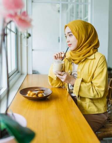 10 Potret Terbaru Ririe Fairus, Paras Cantiknya Curi Perhatian!