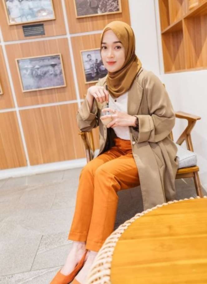 10 Potret Terbaru Ririe Fairus, Paras Cantiknya Curi Perhatian!