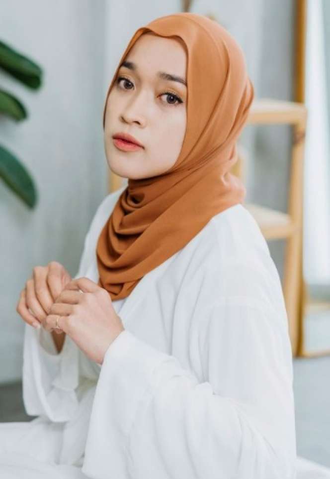 10 Potret Terbaru Ririe Fairus, Paras Cantiknya Curi Perhatian!
