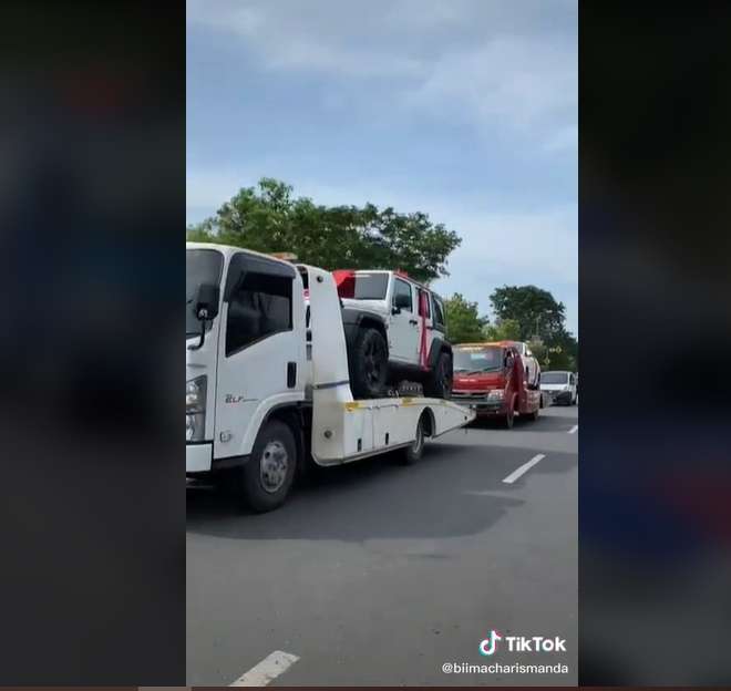 9 Penampakan Rumah Mewah Sekdes Pati yang Viral, Hadiahi Anak 3 Mobil Mewah Seharga Rp3 Miliar
