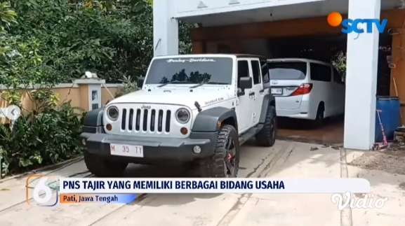 9 Penampakan Rumah Mewah Sekdes Pati yang Viral, Hadiahi Anak 3 Mobil Mewah Seharga Rp3 Miliar