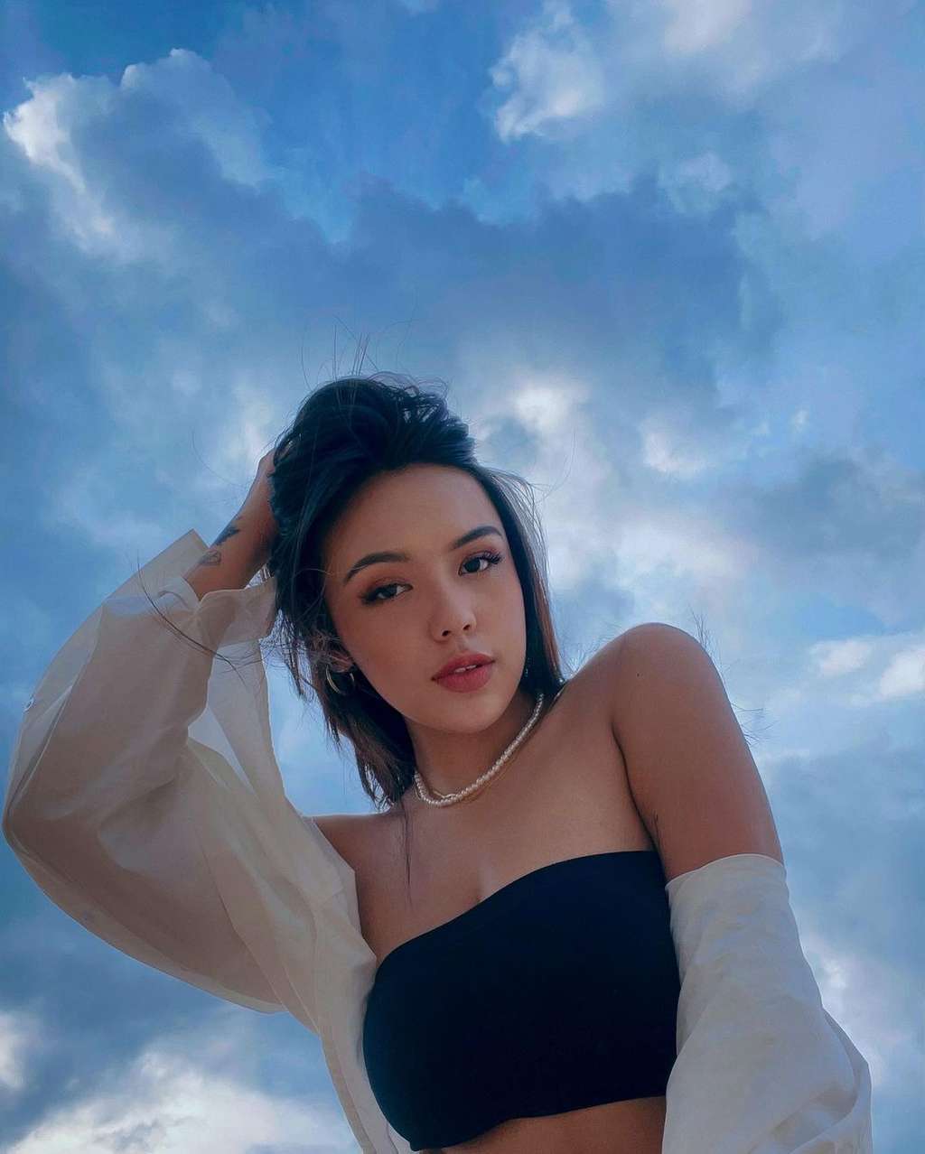 10 Potret Cantiknya Sarah Louise, Pacar Fadly Faisal yang Ditegur Netizen Karena Terlalu ‘Hot’