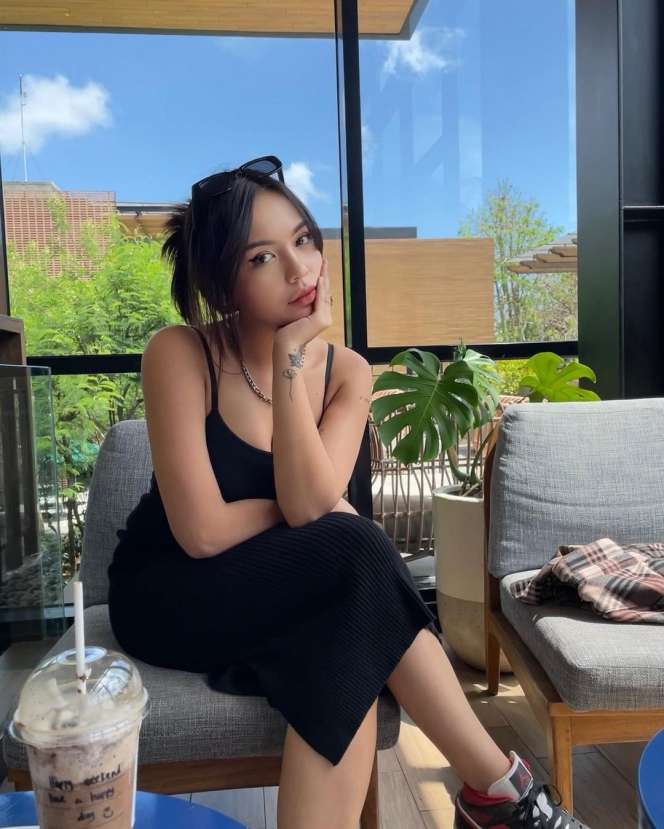 10 Potret Cantiknya Sarah Louise, Pacar Fadly Faisal yang Ditegur Netizen Karena Terlalu ‘Hot’