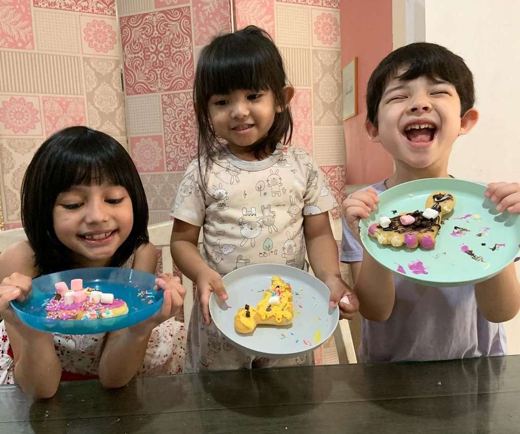 Jarang Tersorot, 10 Potret Arkana Anak Risty Tagor & Stuart Collin, Parasnya Jadi Sorotan!