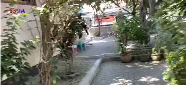 9 Penampakan Rumah Orangtua Iis Dahlia di Indramayu, Punya Banyak Kamar!