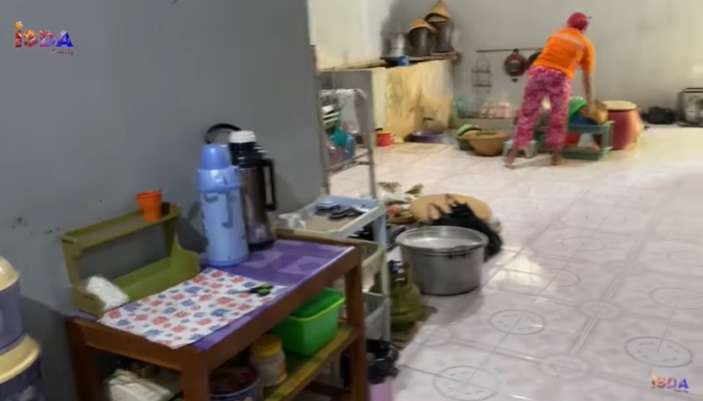 9 Penampakan Rumah Orangtua Iis Dahlia di Indramayu, Punya Banyak Kamar!