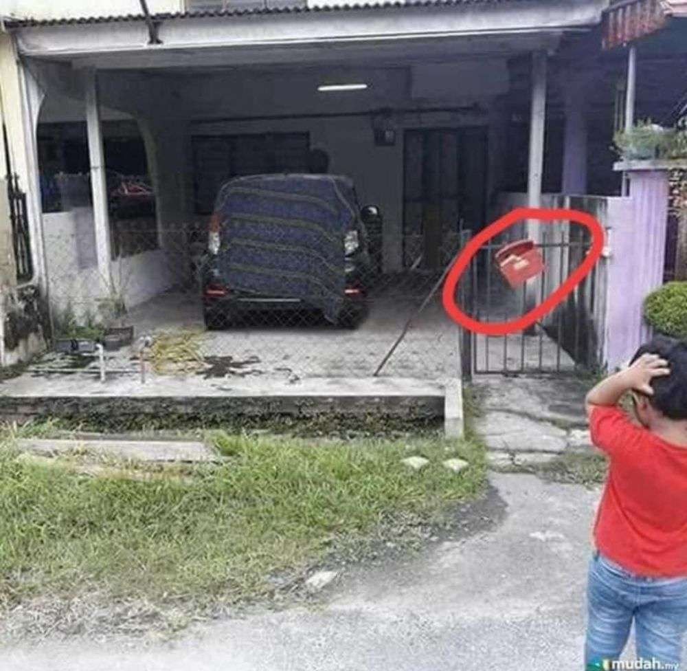 10 Momen Absurd Ini Bikin Mikir Dua Kali, Kok Ada yang Aneh!