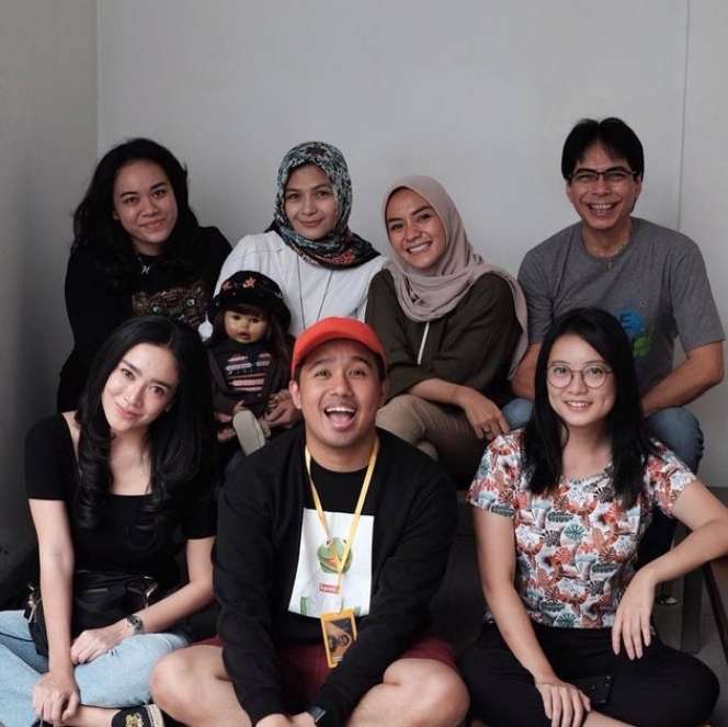 5 Potret Terbaru Ria Enes Pemilik Si Boneka Suzan