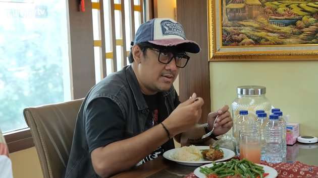 Bak Hotel Berjalan, 10 Potret Mewahnya Kereta yang Disewa Andre Taulany saat Liburan ke Jogja