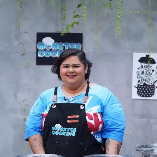 8 Potret Terbaru Jelita Adik Olla Ramlan Usai Diet Hingga Turun 32 Kg, Tato Di Tubuhnya Curi Perhatian!