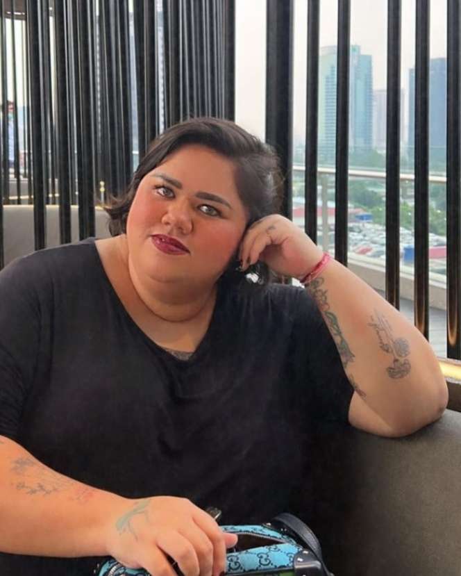 8 Potret Terbaru Jelita Adik Olla Ramlan Usai Diet Hingga Turun 32 Kg, Tato Di Tubuhnya Curi Perhatian!