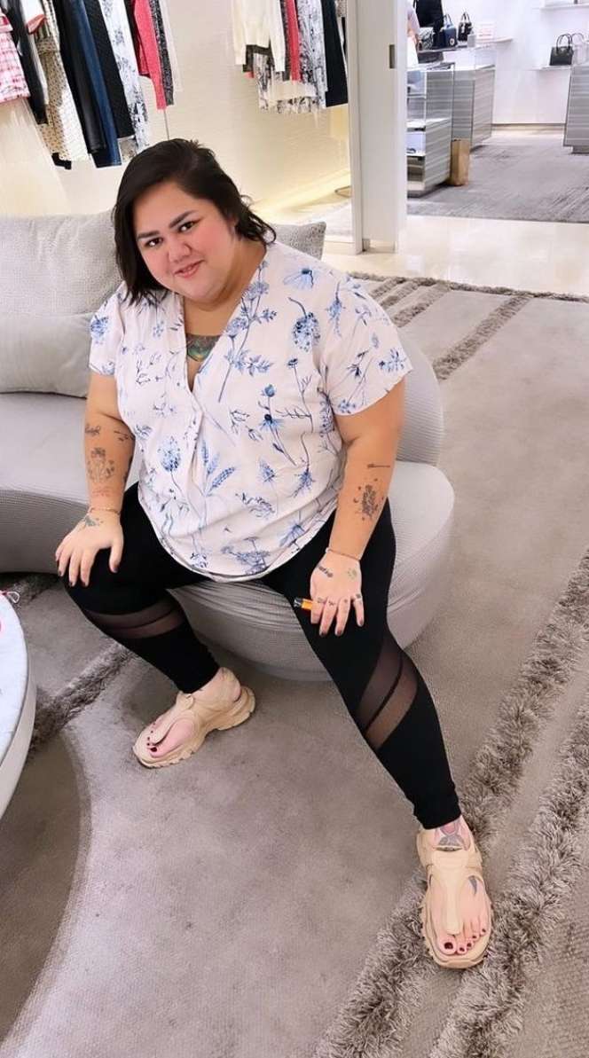 8 Potret Terbaru Jelita Adik Olla Ramlan Usai Diet Hingga Turun 32 Kg, Tato Di Tubuhnya Curi Perhatian!