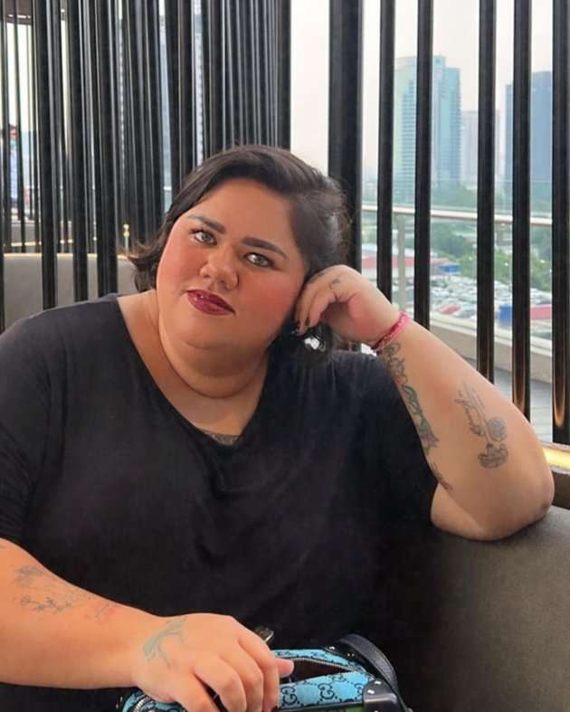 8 Potret Terbaru Jelita Adik Olla Ramlan Usai Diet Hingga Turun 32 Kg, Tato Di Tubuhnya Curi Perhatian!