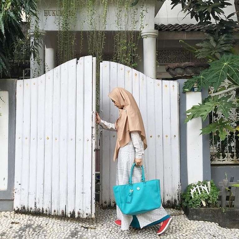 10 Potret Cantiknya Mommy ASF Penulis ‘Layangan Putus’, Sosok Kinan di Dunia Nyata?