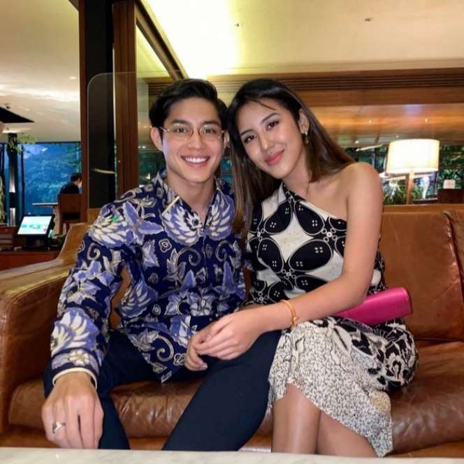 Dicibir Mirip Tante-Tante, Intip 10 Potret Kekasih Teuku Rassya yang Tak Pernah Tersorot