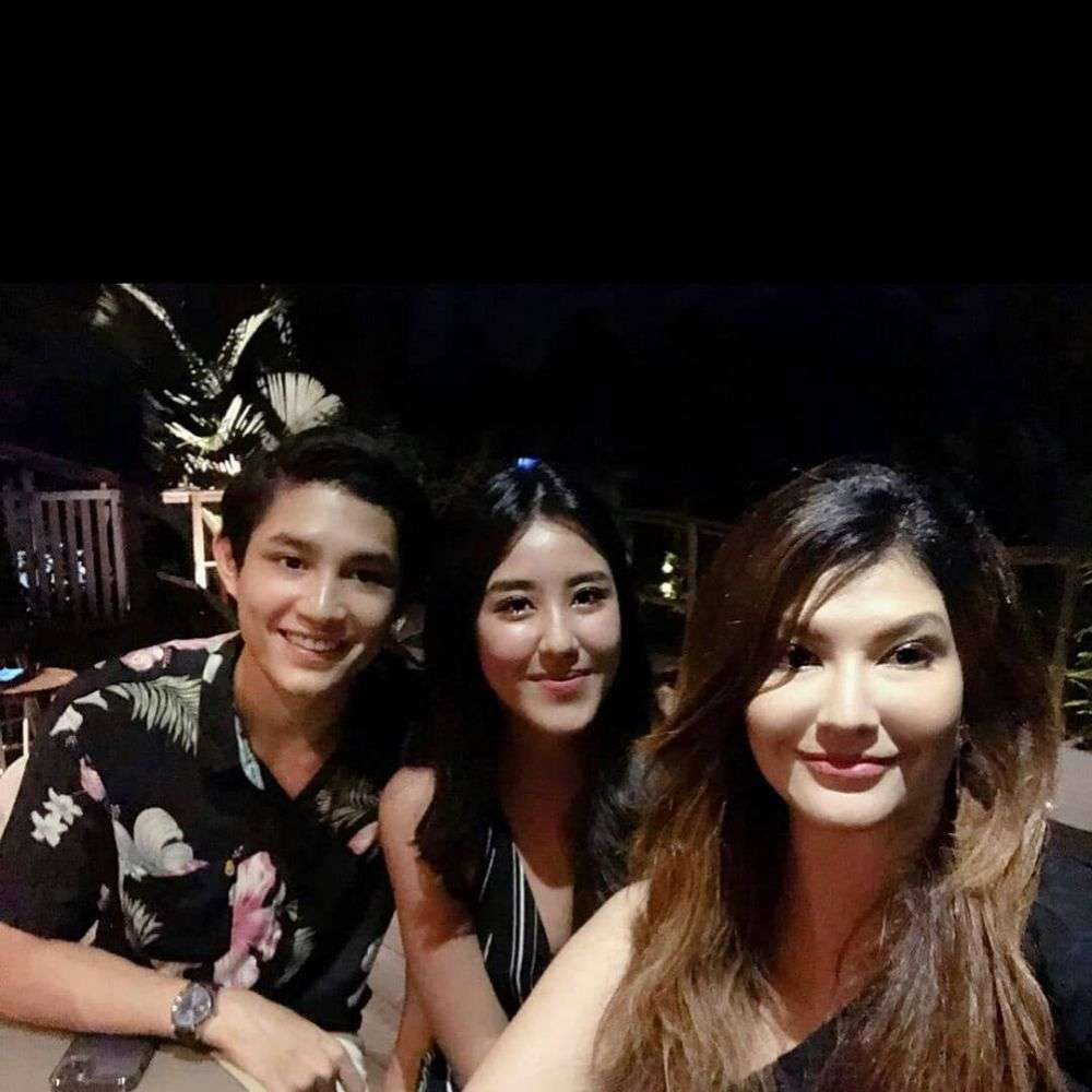 Dicibir Mirip Tante-Tante, Intip 10 Potret Kekasih Teuku Rassya yang Tak Pernah Tersorot