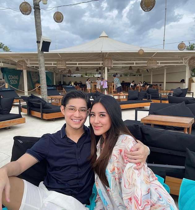 Dicibir Mirip Tante-Tante, Intip 10 Potret Kekasih Teuku Rassya yang Tak Pernah Tersorot