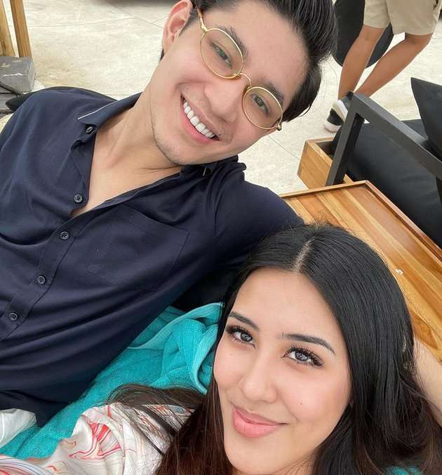Dicibir Mirip Tante-Tante, Intip 10 Potret Kekasih Teuku Rassya yang Tak Pernah Tersorot