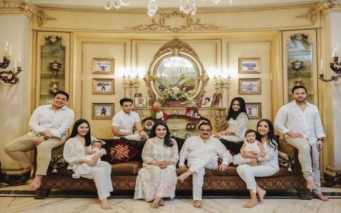 6 Potret Rumah Mewah Rob Clinton Kardinal, 'Sultan' Calon Suami Chelsea Islan, Mirip Istana!