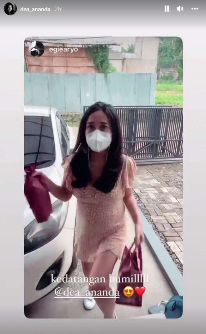 8 Potret Baby Bump Dea Ananda, Kehamilan Pertama Setelah 12 Tahun Menanti