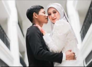 Gegara Reuni, Guru Cantik Nikahi Mantan Muridnya yang Lebih Muda 11 Tahun, Lihat 8 Potretnya!