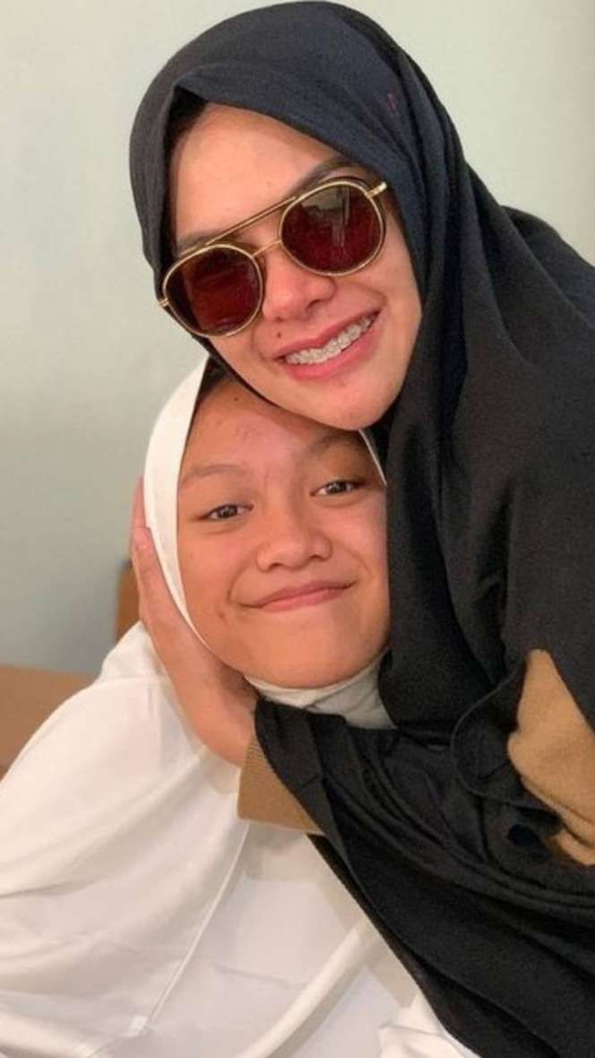 Potret Laura Meizani, Putri Nikita Mirzani Saat Liburan Jadi Sorotan