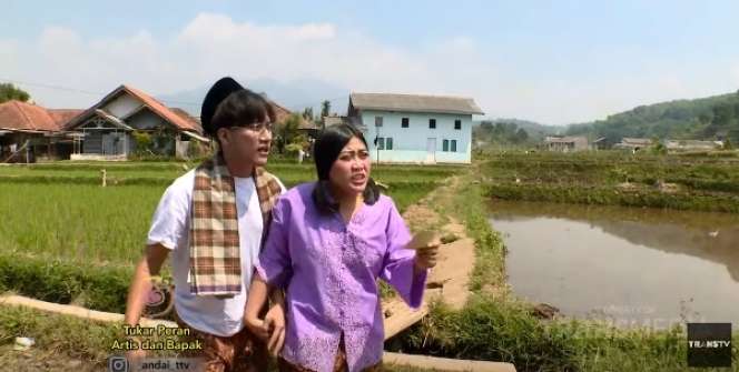 Tajir di Ibukota, Intip 10 Potret Kondisi Rumah Dinar Candy di Kampung, Beda Jauh!