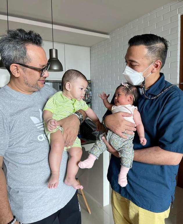 Potret Baby Balint Anak Mona Ratuliu dan Baby Nakeya Putri Nola Malam Mingguan Bareng, Dijodohkan Sejak Dini!
