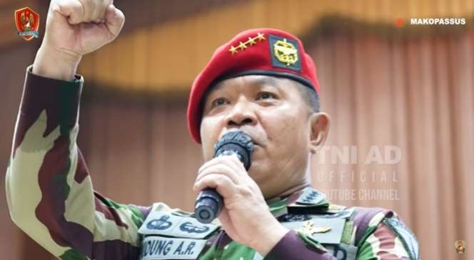 Aksi Kasad TNI Dudung Abdurachman Saat Latihan Teror, Sangar Banget!
