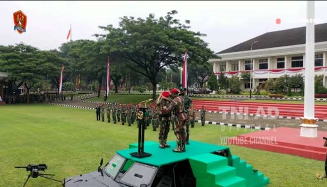 Aksi Kasad TNI Dudung Abdurachman Saat Latihan Teror, Sangar Banget!
