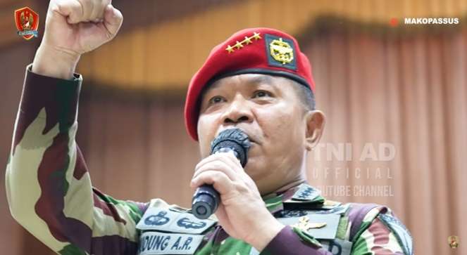 Aksi Kasad TNI Dudung Abdurachman Saat Latihan Teror, Sangar Banget!