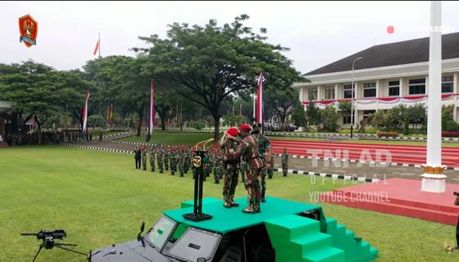 Aksi Kasad TNI Dudung Abdurachman Saat Latihan Teror, Sangar Banget!