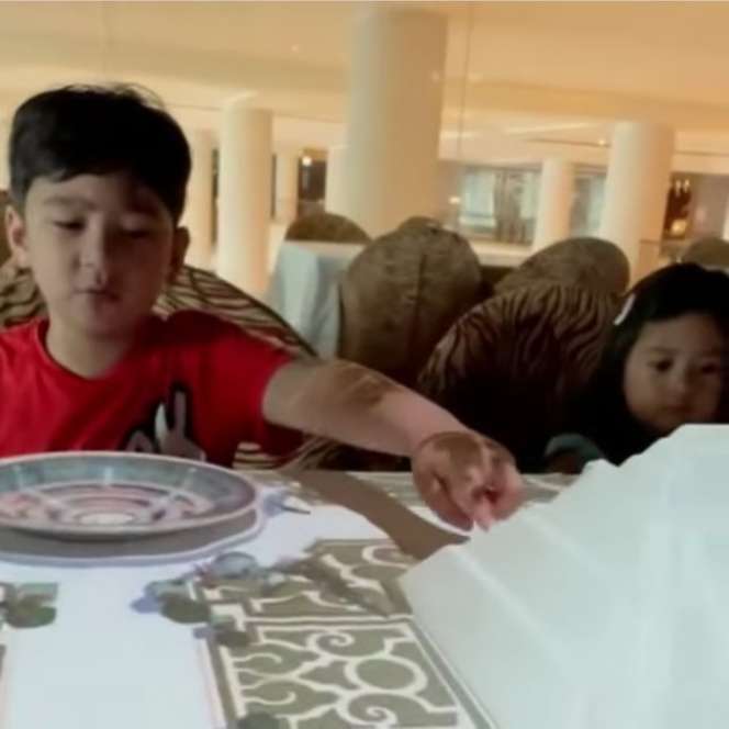 Potret Rafathar Makan di Restoran Mewah Berkonsep Unik, Harganya Bikin Kantong Menjerit!