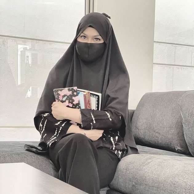 DJ Katty Butterfly Belajar Ngaji, Potret Saat Berhijab Banjir Pujian!