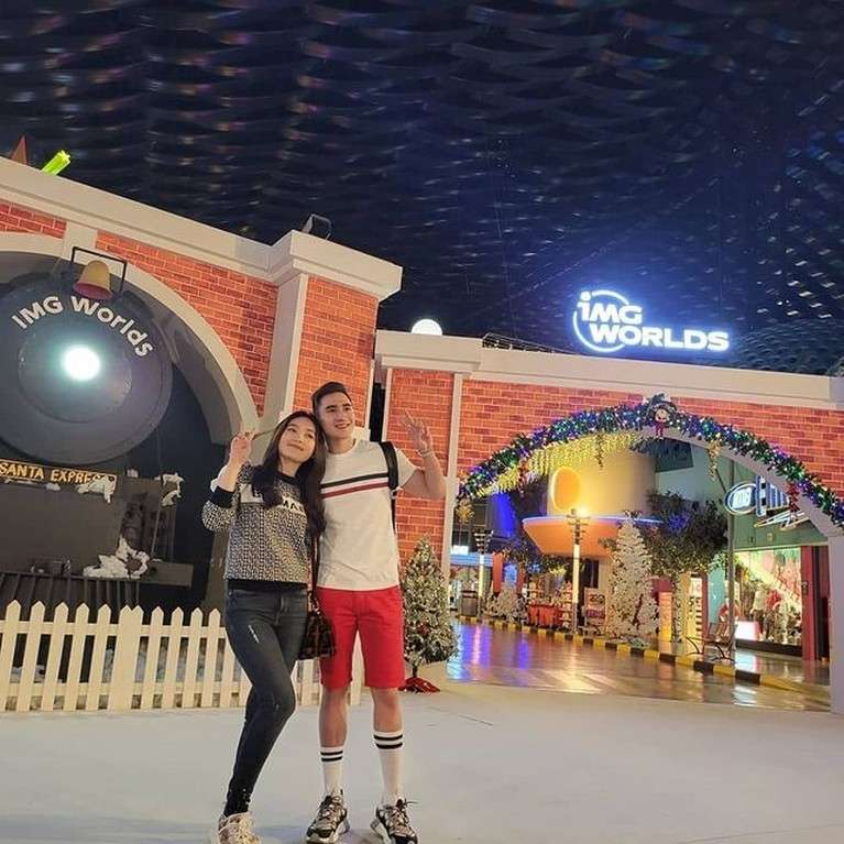 10 Potret Mesra Natasha Wilona & Verrel Bramasta Liburan di Dubai, Makan Steak ‘Sultan’