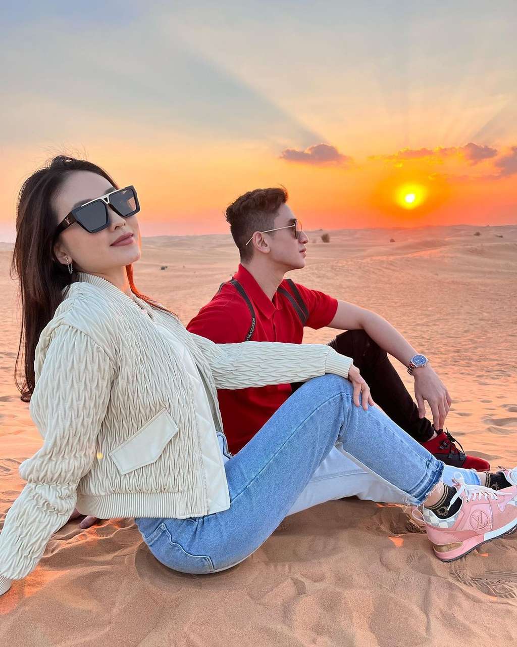 10 Potret Mesra Natasha Wilona & Verrel Bramasta Liburan di Dubai, Makan Steak ‘Sultan’